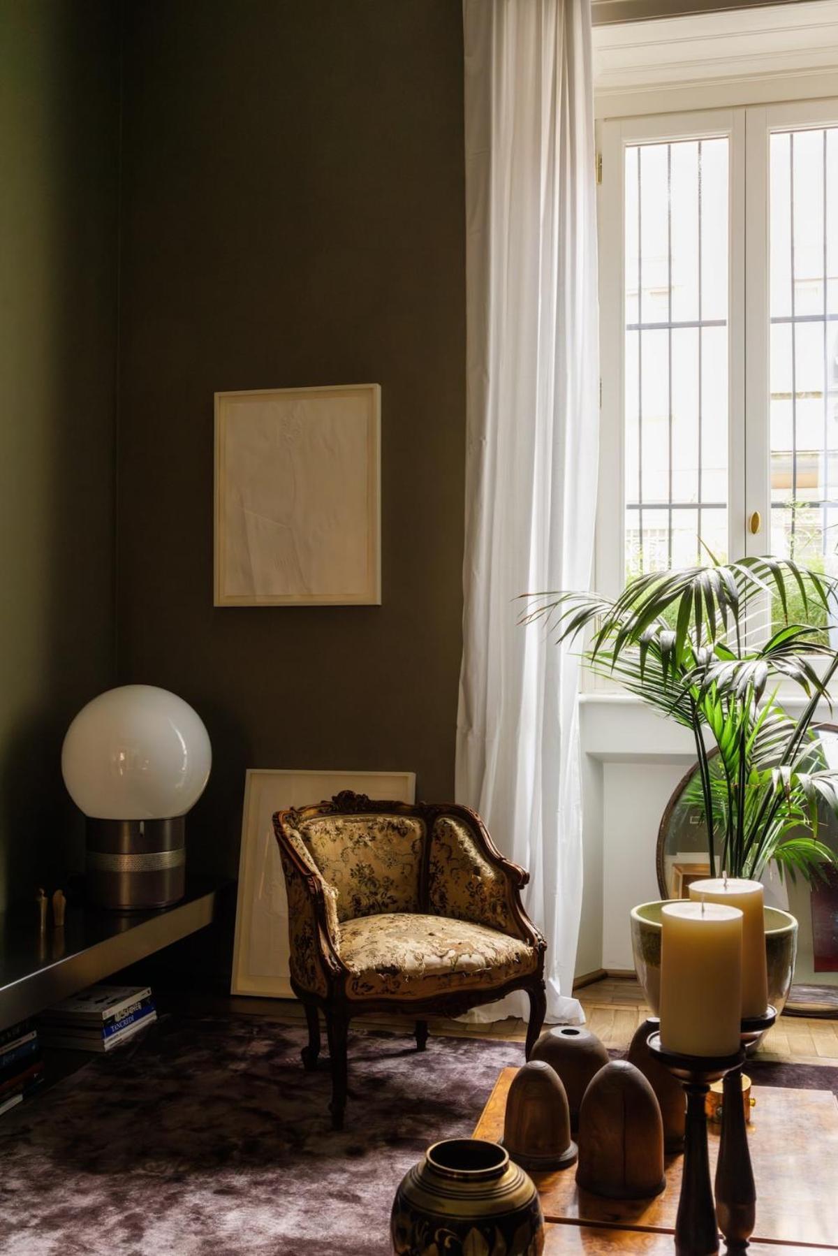 Bright And Quiet 1920's In The Center Appartement